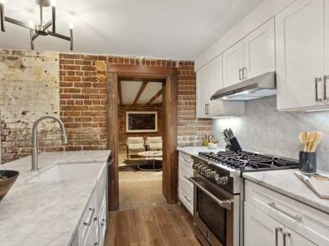 Preserved 1800s 3BR Home, Downtown Savannah photo 2