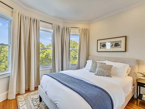 Cozy 5BR Jamaica Plain | Walk to T & Downtown photo 6