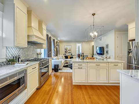 Grand 10BR Jamaica Plain | Dual Floor Combo photo 34