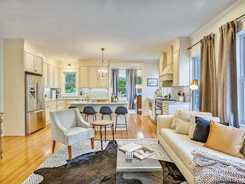 Grand 10BR Jamaica Plain | Dual Floor Combo photo 38