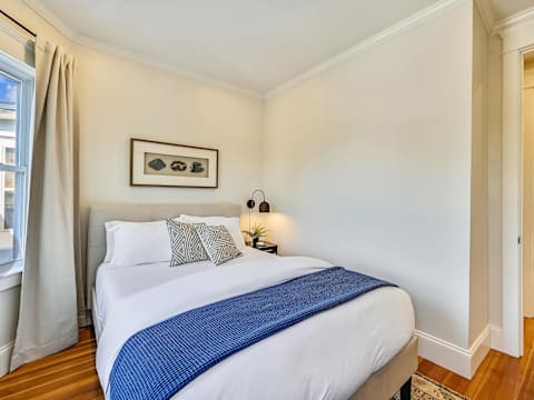 Grand 10BR Jamaica Plain | Dual Floor Combo photo 41