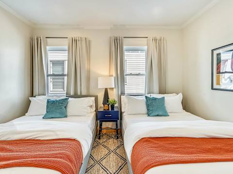 Grand 10BR Jamaica Plain | Dual Floor Combo photo 4