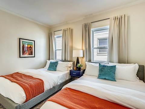 Grand 10BR Jamaica Plain | Dual Floor Combo photo 43
