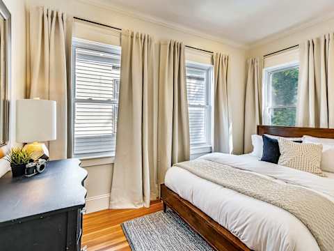 Grand 10BR Jamaica Plain | Dual Floor Combo photo 48