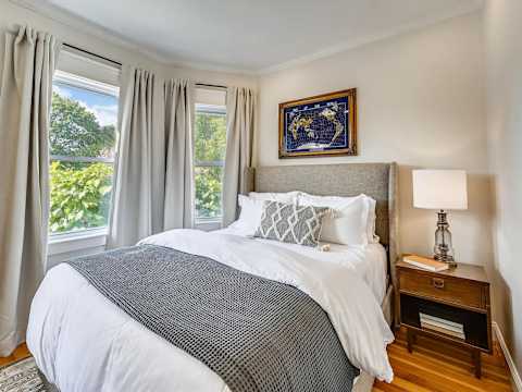 15BR Boston Entire Building | 3 Living Spaces photo 14