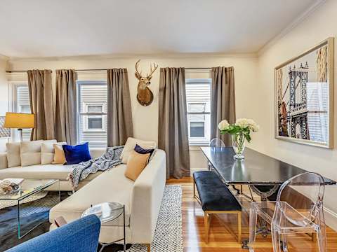 15BR Boston Entire Building | 3 Living Spaces photo 33