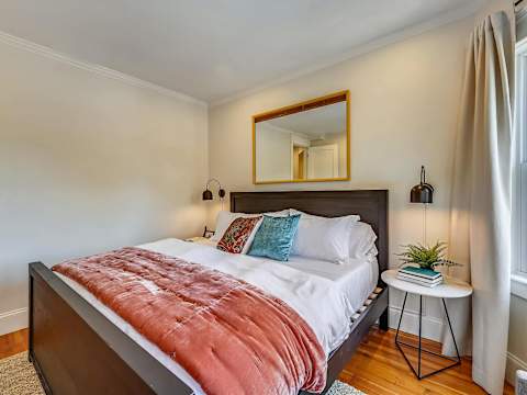 15BR Boston Entire Building | 3 Living Spaces photo 38