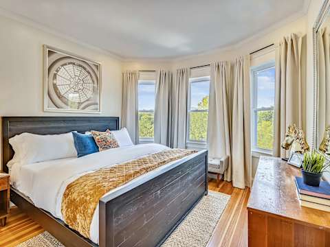 15BR Boston Entire Building | 3 Living Spaces photo 4