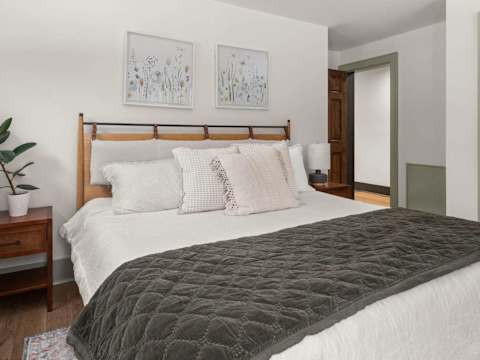 Spacious 5BR Stowe Resort | Forest & River Views photo 27