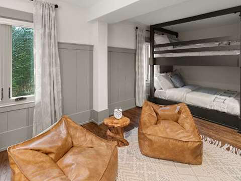 4BR Vermont Condo | Stowe Mountain & River Access photo 13