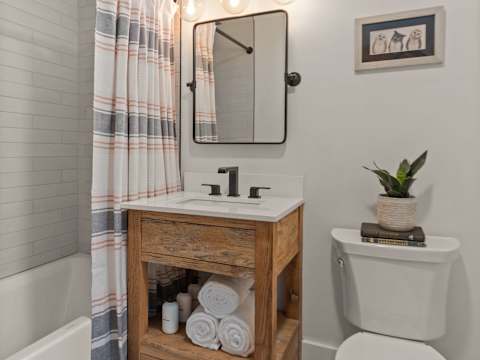4BR Vermont Condo | Stowe Mountain & River Access photo 22