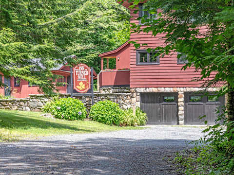 2BR Stowe Mountain Unit | River & Ski Access photo 6