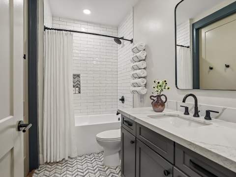 14BR Downtown Combo & Shared Seasonal Pool photo 25