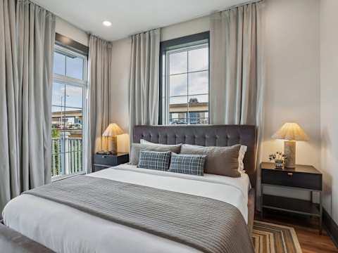 14BR Downtown Combo & Shared Seasonal Pool photo 40