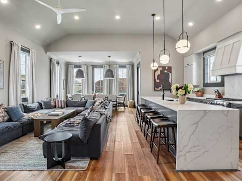 14BR Downtown Combo & Shared Seasonal Pool photo 2