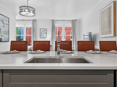 Contemporary Condo, Downtown Savannah photo 13