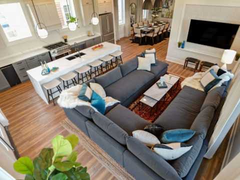 Luxe, Sunlit Home, Heated Pool & Near CBD photo 9