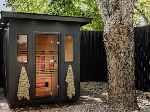 Modern 5BR Compound | Hot Tub & Sauna photo 34