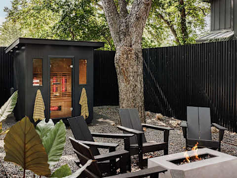 Modern 5BR Compound | Hot Tub & Sauna photo 35