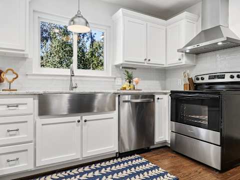 4BR Savannah Retreat, Heated Pool, Grill & Garden photo 10