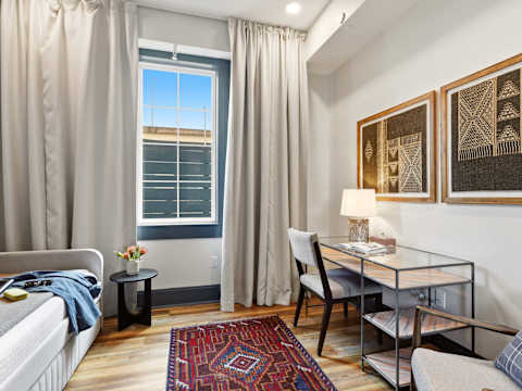 Modern 5BR Home | Heated Pool Near CBD photo 30