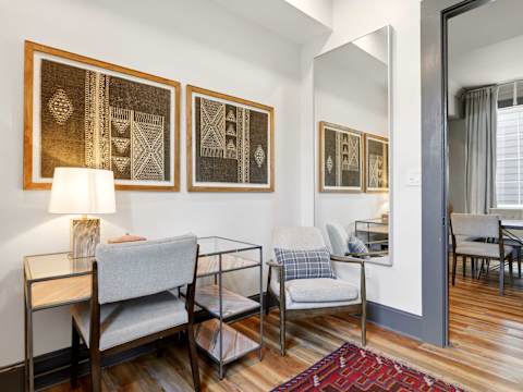 Modern 5BR Home | Heated Pool Near CBD photo 33