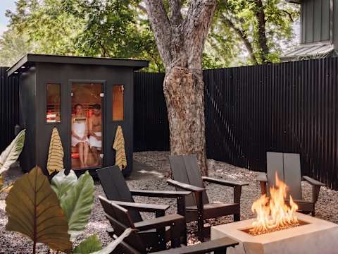 Modern 5BR Compound | Hot Tub & Sauna photo 28