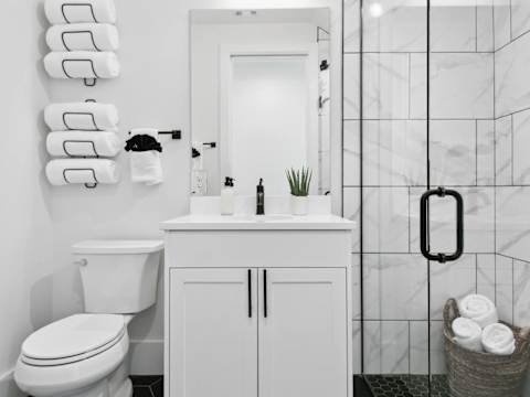 Expansive Luxury Duplex with Shared Pool photo 7