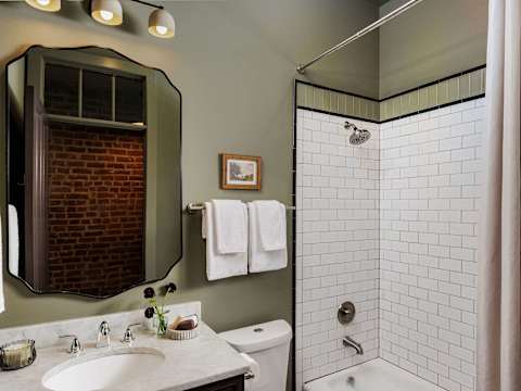 6BR CBD Condo Duo, Walk to French Quarter photo 28