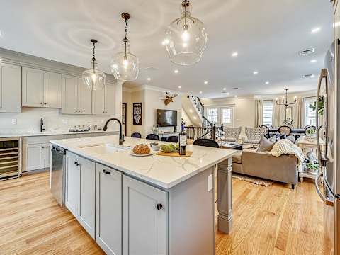Spacious & Renovated 6BR | Near T + Parking photo 9