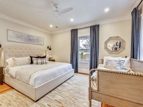 Spacious & Renovated 6BR | Near T + Parking photo 16