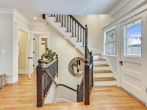 Spacious & Renovated 6BR | Near T + Parking photo 21