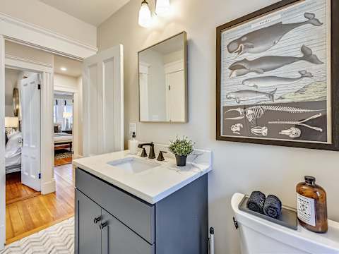 Spacious & Renovated 6BR | Near T + Parking photo 31