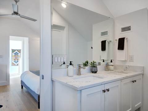 Spacious 8BR Austin Home | Hot Tub & Rooftop photo 26
