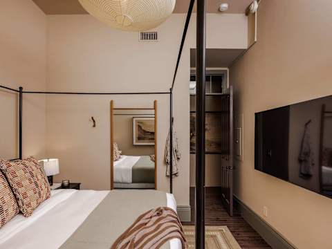 Downtown ADA 2BR Condo, French Quarter photo 8
