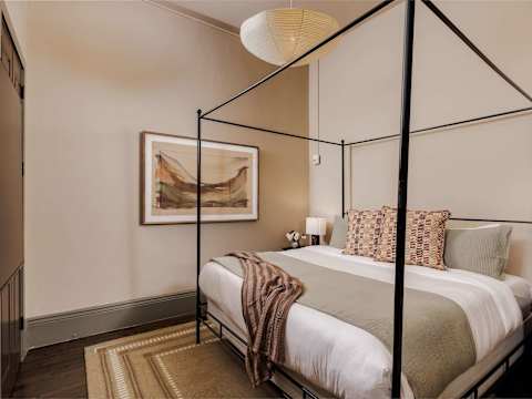 Bright 5BR CBD Condos, Historic French Quarter photo 10