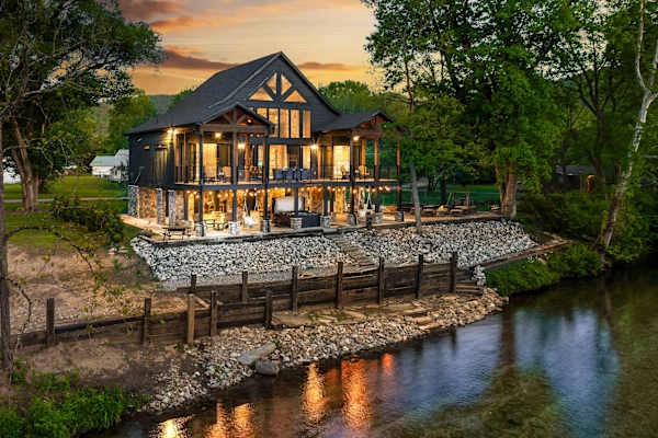 Black Bear- Little River Cabin, a Casago vacation rental in Townsend