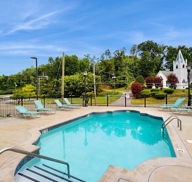 Gatehouse Condos – Roaring Romance