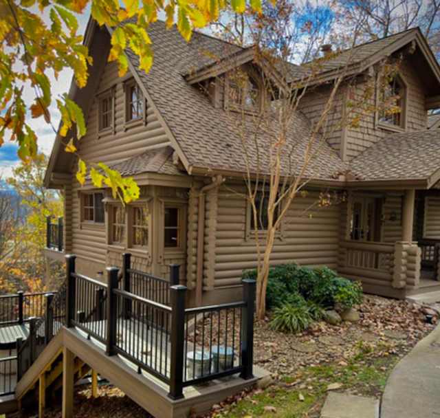 4 Pines Lodge