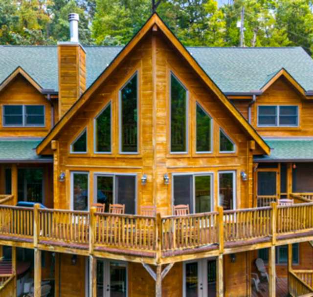 Smokey’s Lodge