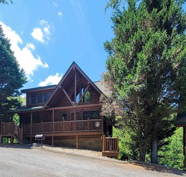 Bear Creek Lodge