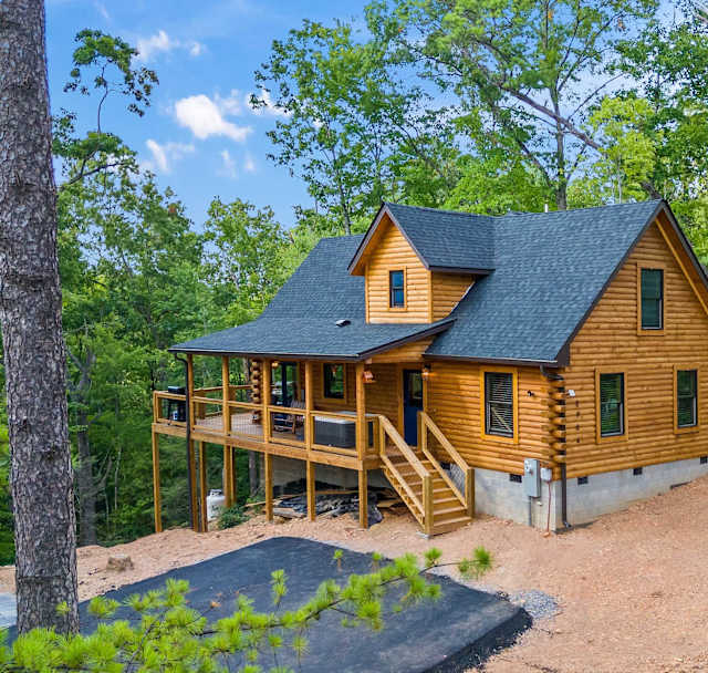 Bear’s Hideaway