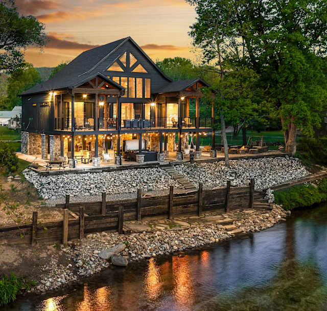 Black Bear- Little River Cabin