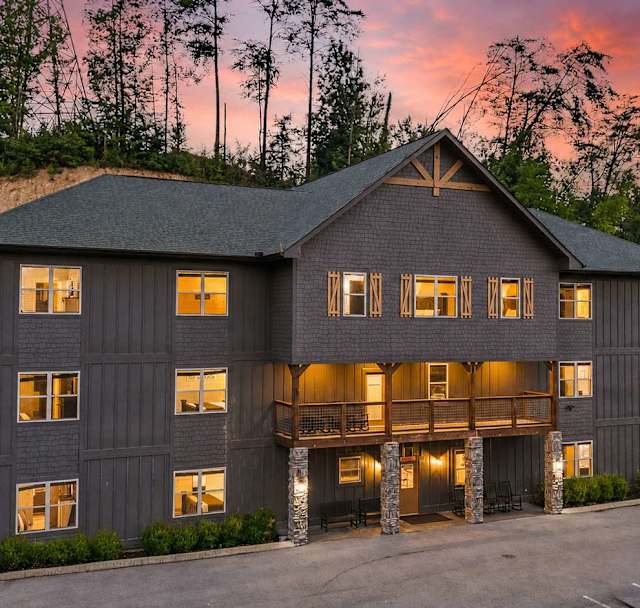 Rocky Top Lodge
