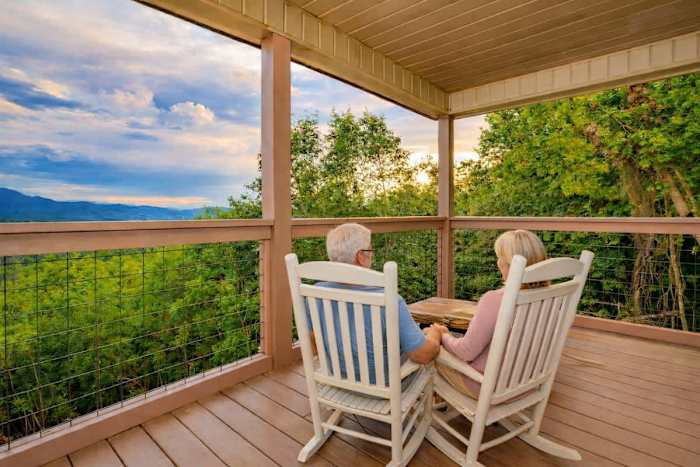 Cabin with Hot Tub photo 5