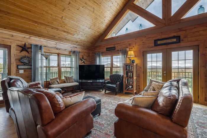 Family Cabin w/ Hot Tub & Scenic Lake Views photo 4