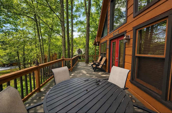Charming Smoky Mtn Cabin w/ Hot Tub & Arcade photo 4
