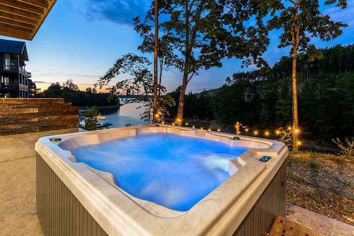 The Incredible Smoky Mtn Luxury Lake House photo 5