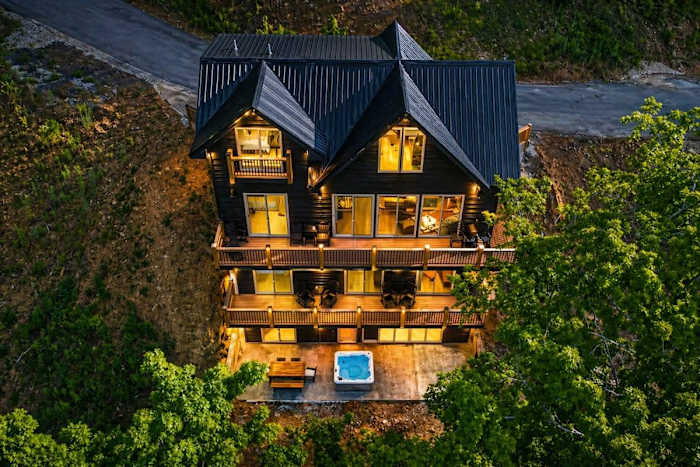 The Incredible Smoky Mtn Luxury Lake House photo 3