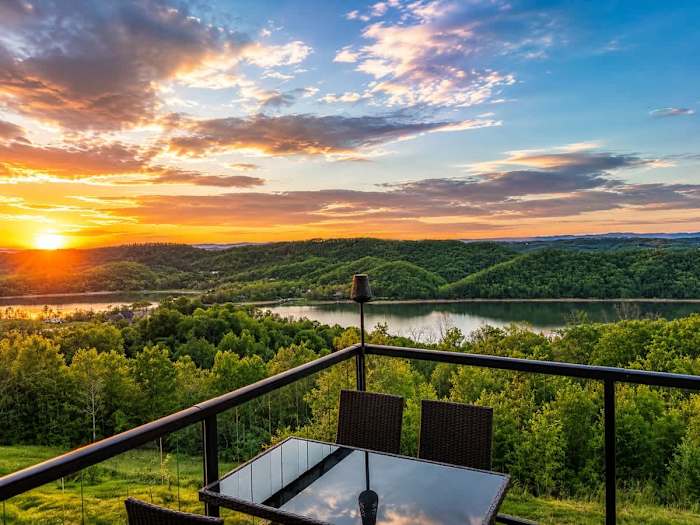 Breathtaking Lake Views photo 4